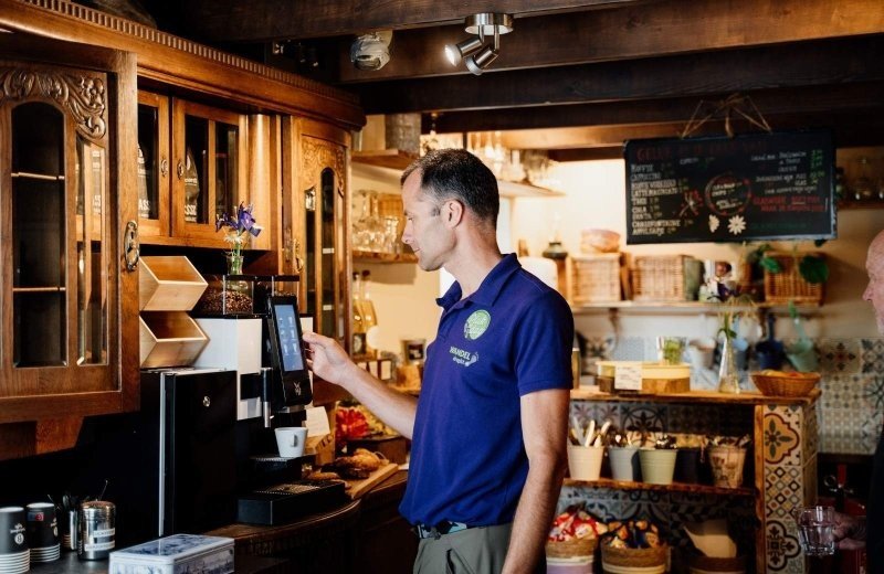 Weitere Einrichtungen